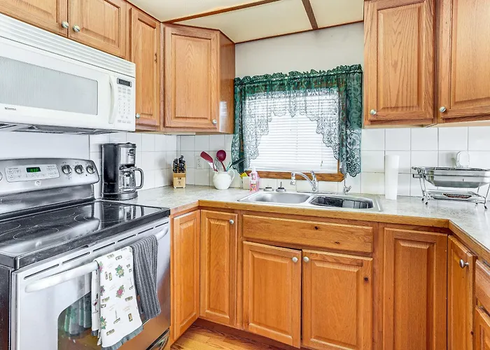 Ferienhaus Pool, Hot Tub & Tennis Courts: Near Dtwn *