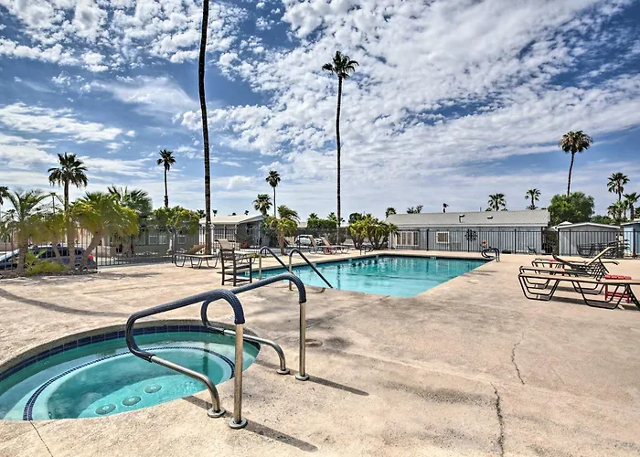 Pool, Hot Tub & Tennis Courts: Near Dtwn Casa vacanze